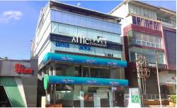 Attic Space - Moneta ( Basil Moneta )